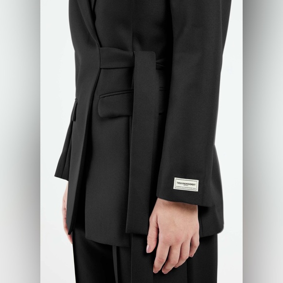 THE GIVING MOVEMENT Half-Tie Re-Form100© Blazer - Picture 4 of 16